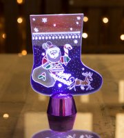 Karácsonyi asztali LED dekor - fényes talppal - csizma - lila - 15 cm