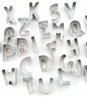 Sütikiszúró készlet betűk