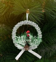 Karácsonyi dekoráció - akasztható - ezüst koszorú - 10 cm