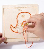 Fa hímzőtábla, asztali játék gyerekeknek.