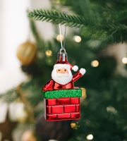 Karácsonyi dekoráció - Mikulás - akasztható - műanyag - 7,5 x 5 cm