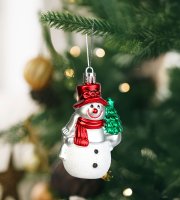Karácsonyi dekoráció - hóember - akasztható - műanyag - 9 x 5,5 cm