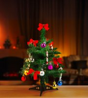 Műfenyő szett - 40 cm műfenyő + 20 db dísz - zöld - műanyag