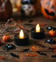 Halloween-i világító dekoráció - LED-es teamécses - fekete - 2 db / csomag